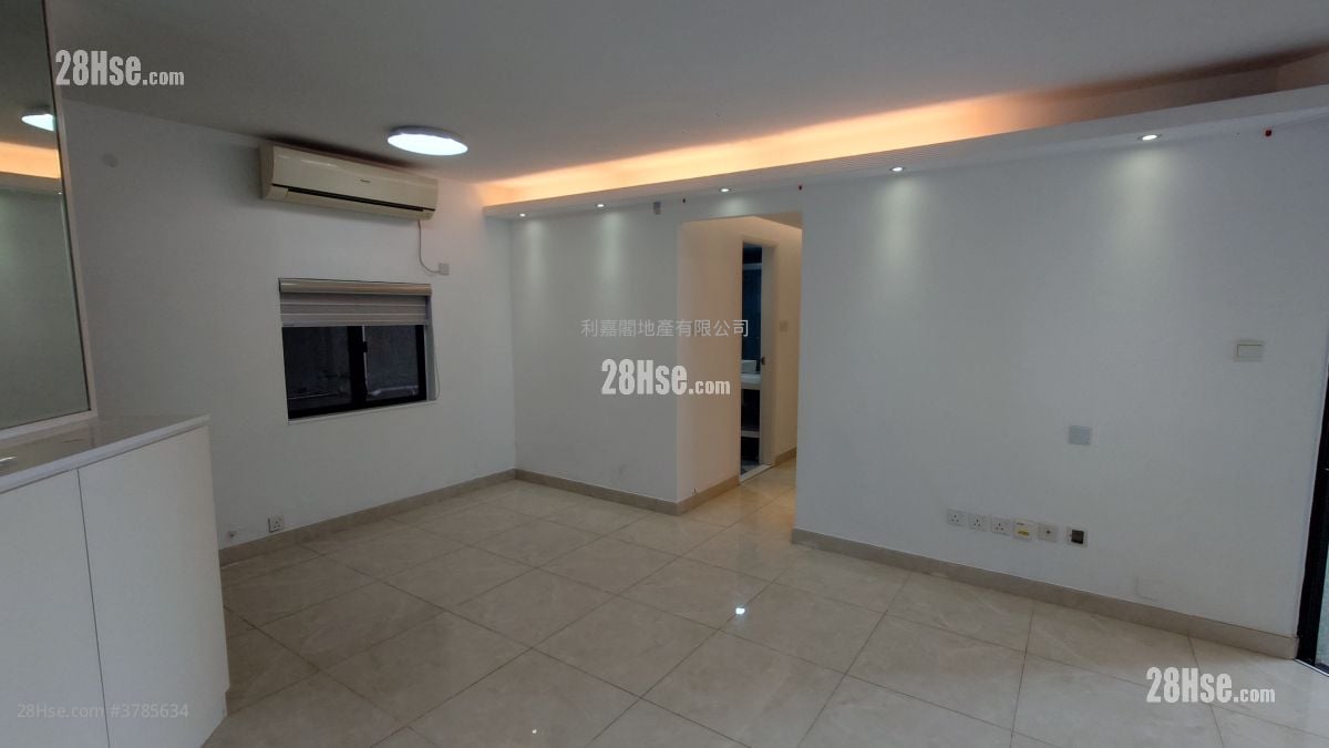 Heng Fa Chuen Sell 4 Bedrooms , 2 Bathrooms 826 ft²