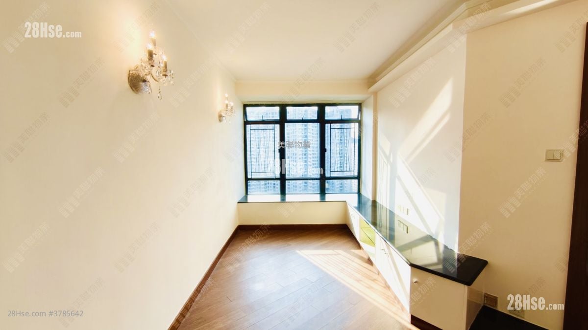 Kornhill Sell 2 Bedrooms 461 ft²