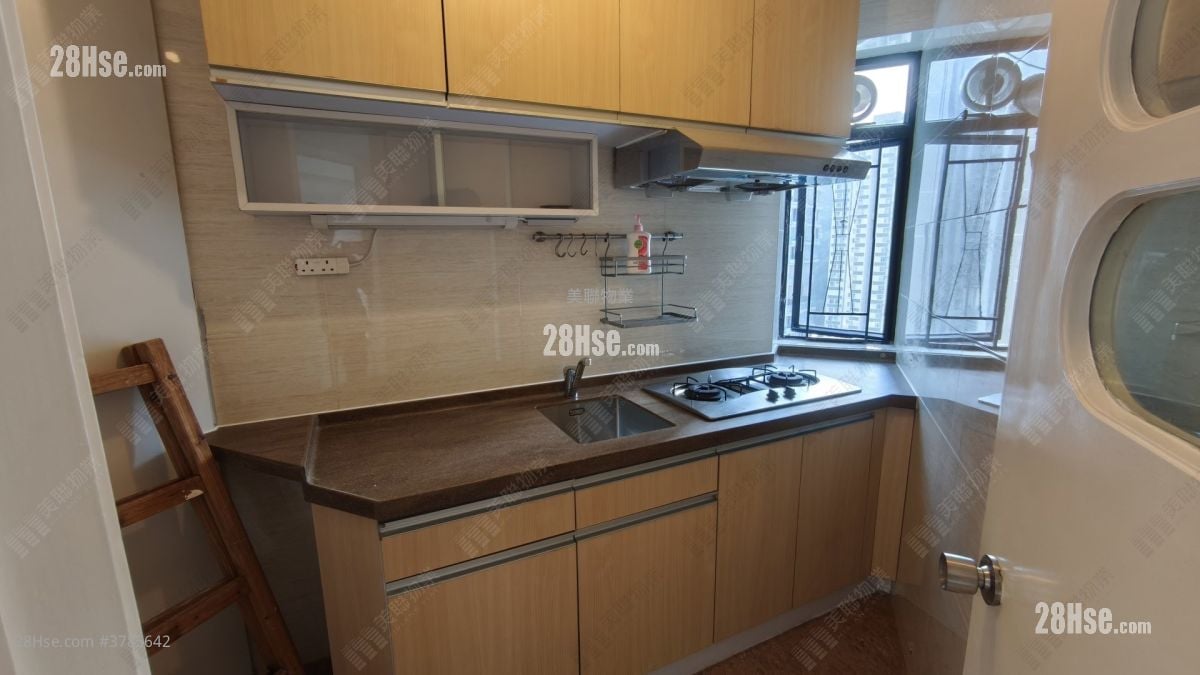Kornhill Sell 2 Bedrooms 461 ft²