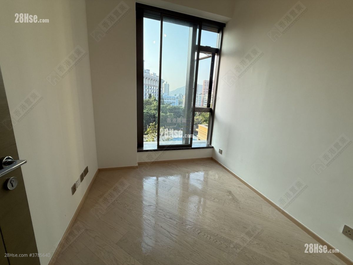 傲玟 租盘 3 房 , 4 浴室 1,264 平方尺