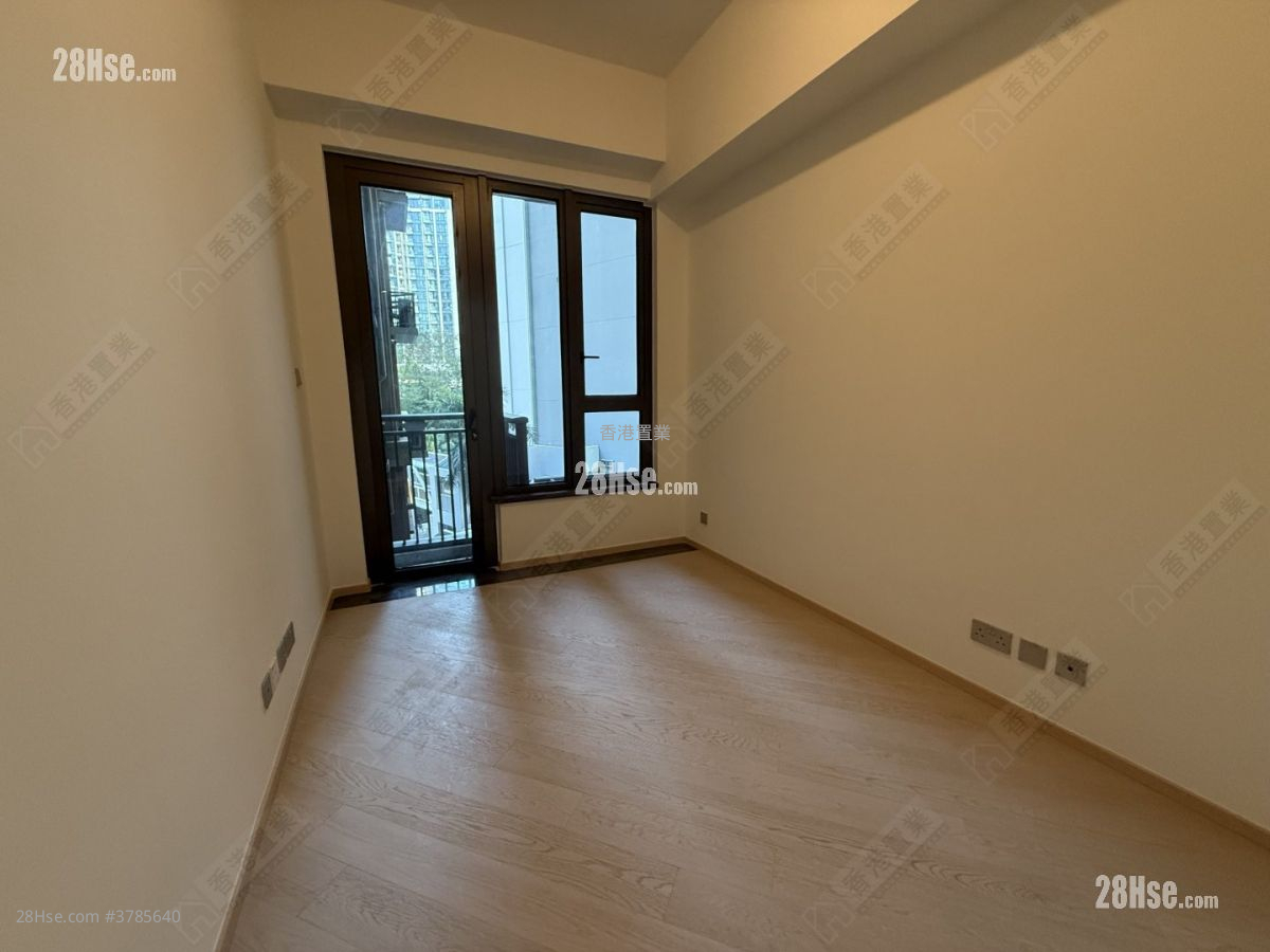 傲玟 租盘 3 房 , 4 浴室 1,264 平方尺