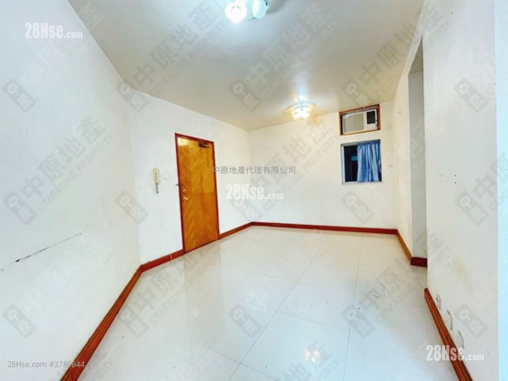 Discovery Park Rental 493 ft²