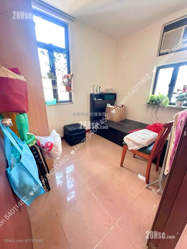 Luk Yeung Sun Chuen Sell 2 Bedrooms , 1 Bathroom 475 ft²
