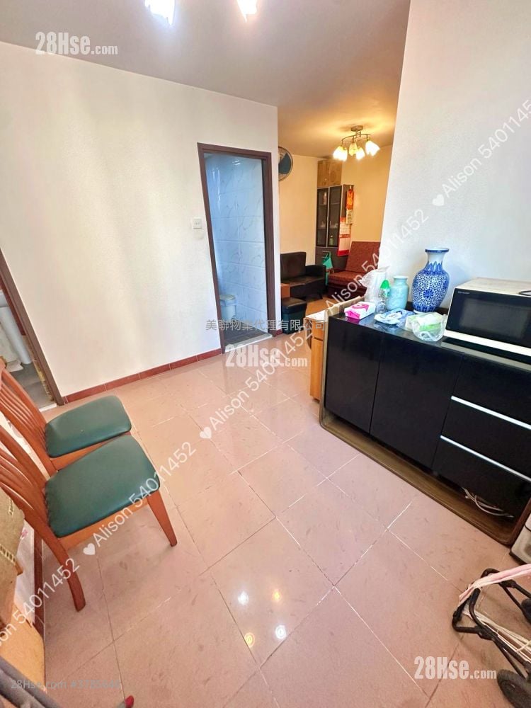 Luk Yeung Sun Chuen Sell 2 Bedrooms , 1 Bathroom 475 ft²