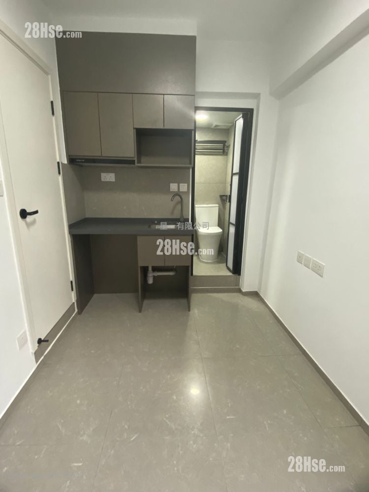 Pollock Building Rental Studio , 1 Bathroom 150 ft²