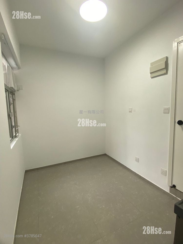 Pollock Building Rental Studio , 1 Bathroom 150 ft²