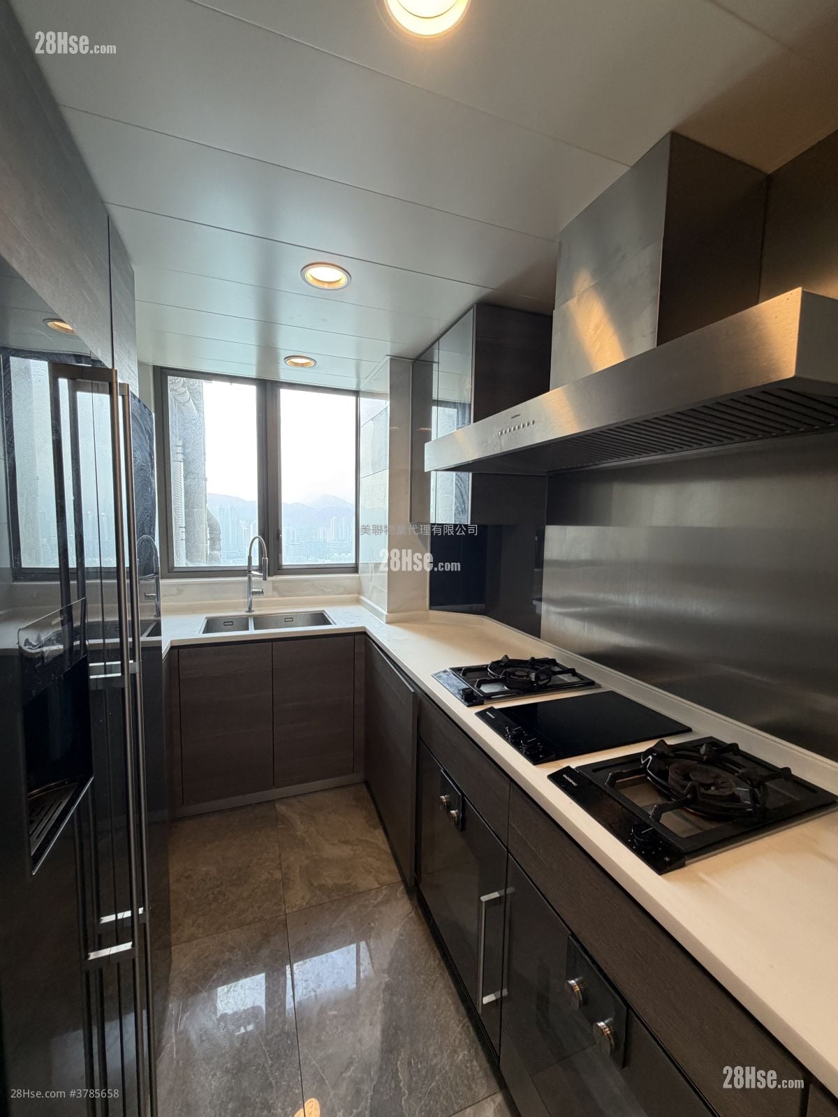 Sea To Sky 售盘 4 房 , 3 浴室 1,057 平方尺