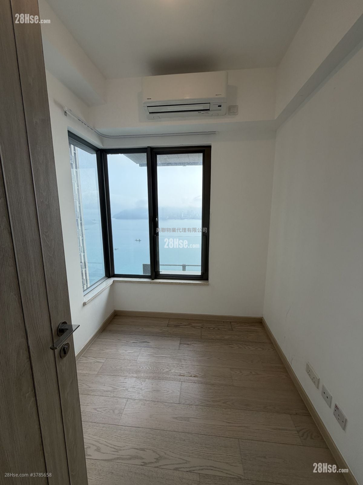 Sea To Sky 售盘 4 房 , 3 浴室 1,057 平方尺