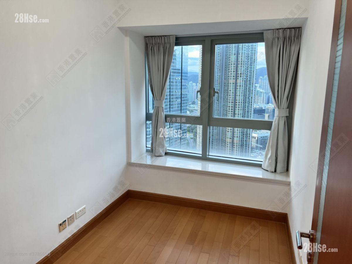 The Harbourside Rental 2 Bedrooms , 2 Bathrooms 779 ft²