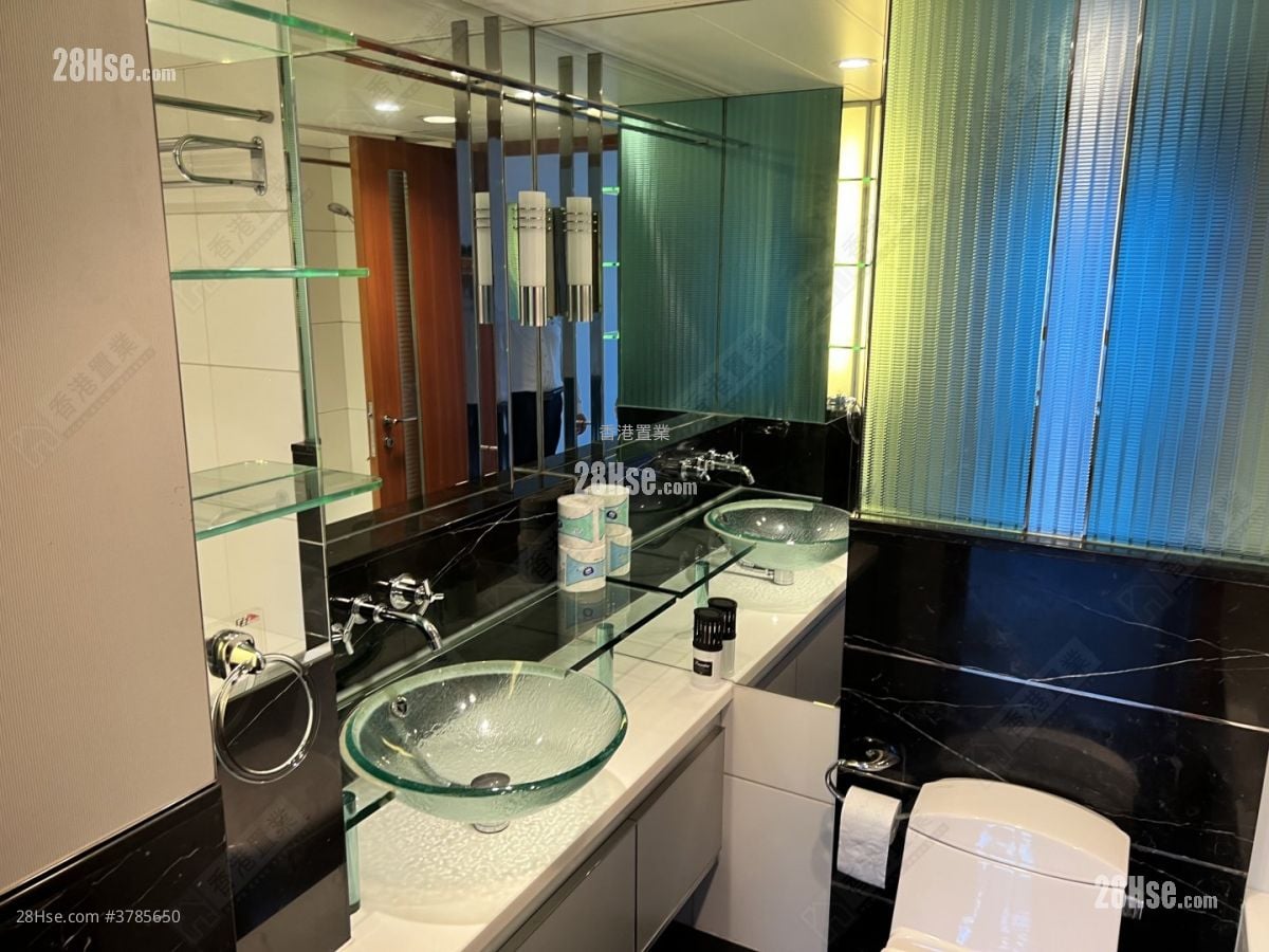 The Harbourside Rental 2 Bedrooms , 2 Bathrooms 779 ft²