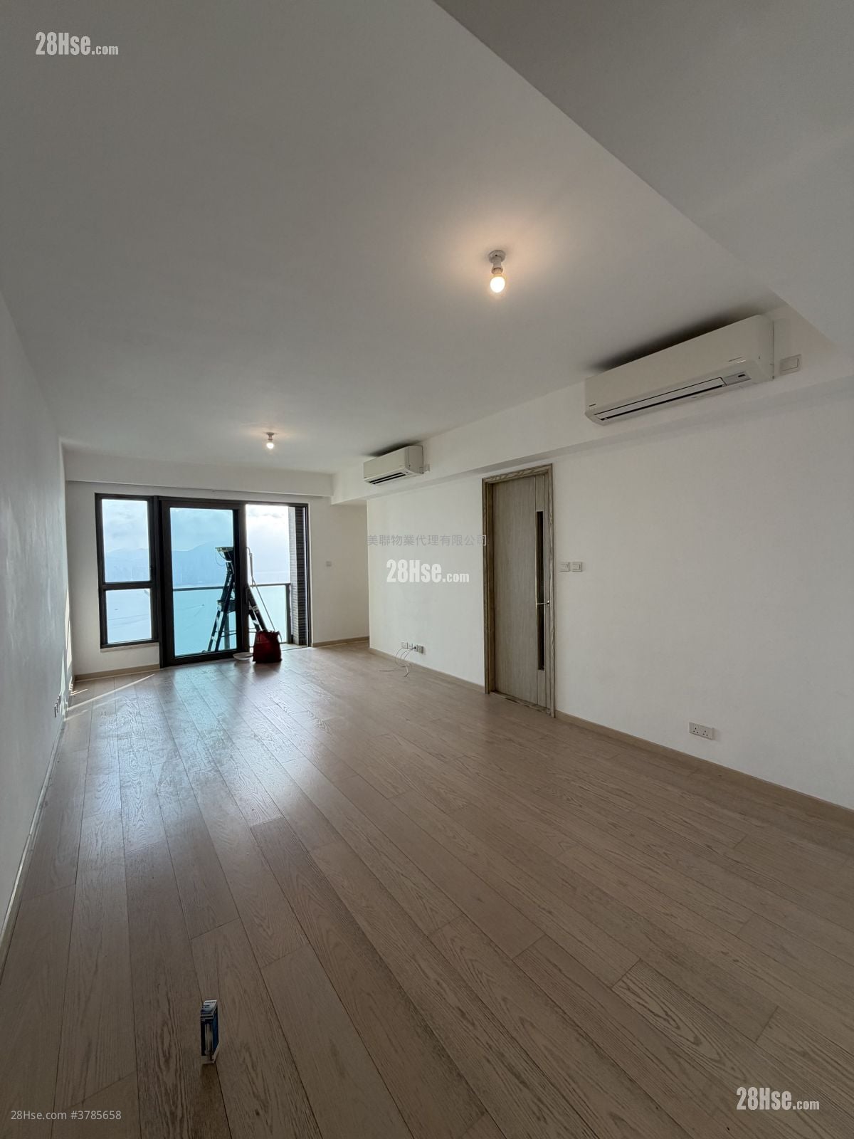 Sea To Sky 售盘 4 房 , 3 浴室 1,057 平方尺