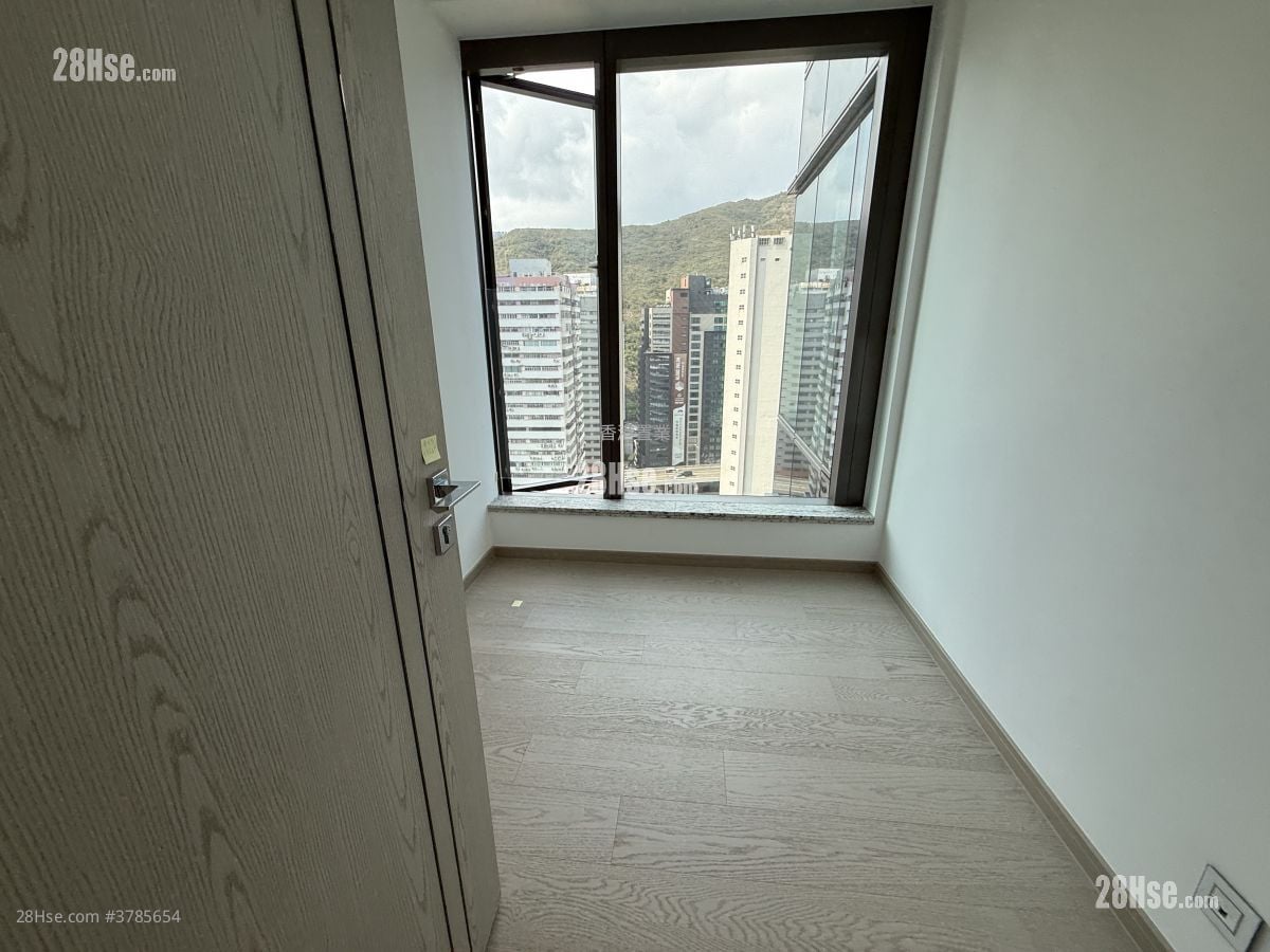 bedroom 1: The Southside Sell 3 Bedrooms , 2 Bathrooms 773 ft²