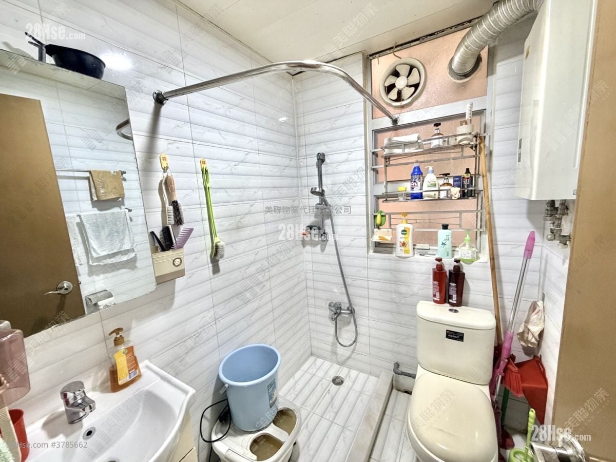 East Asia Gardens Sell 2 Bedrooms , 1 Bathroom 460 ft²