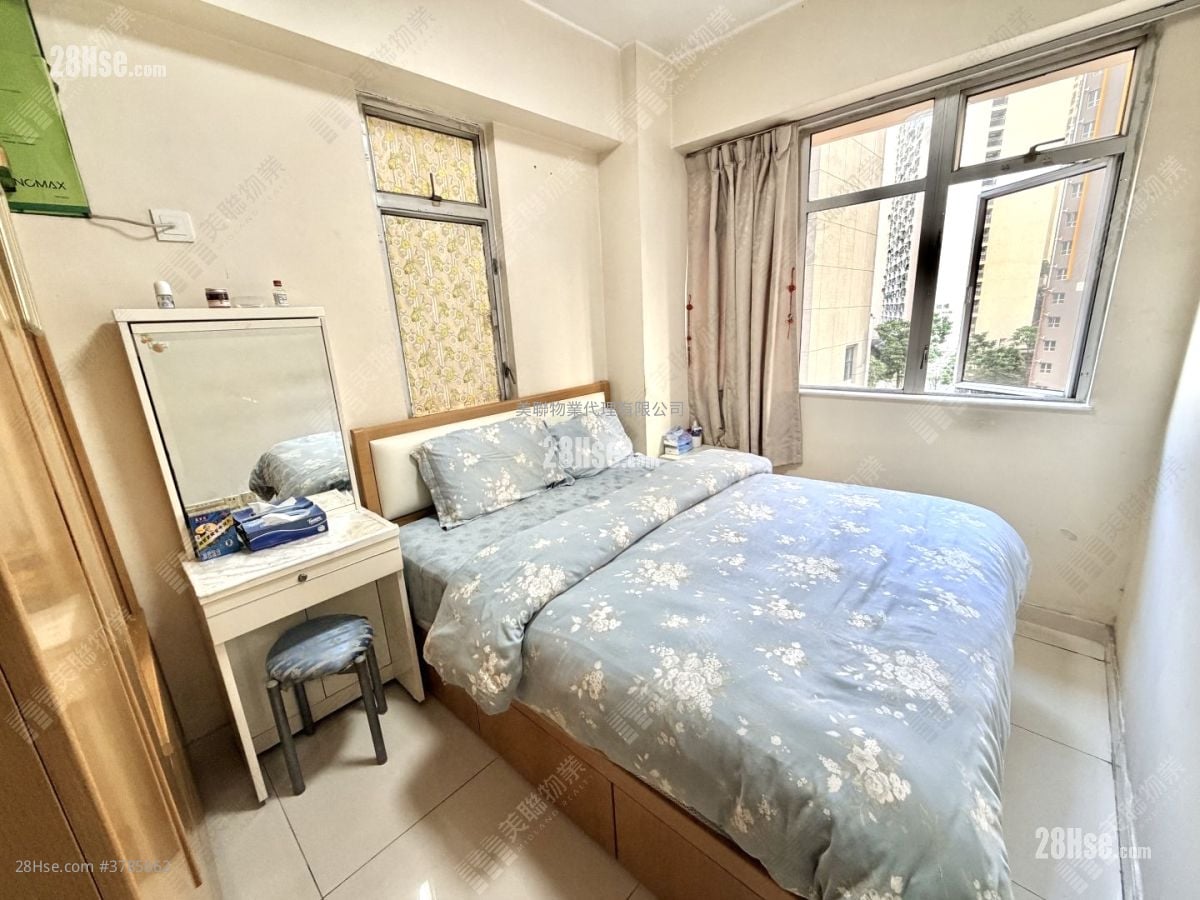 East Asia Gardens Sell 2 Bedrooms , 1 Bathroom 460 ft²