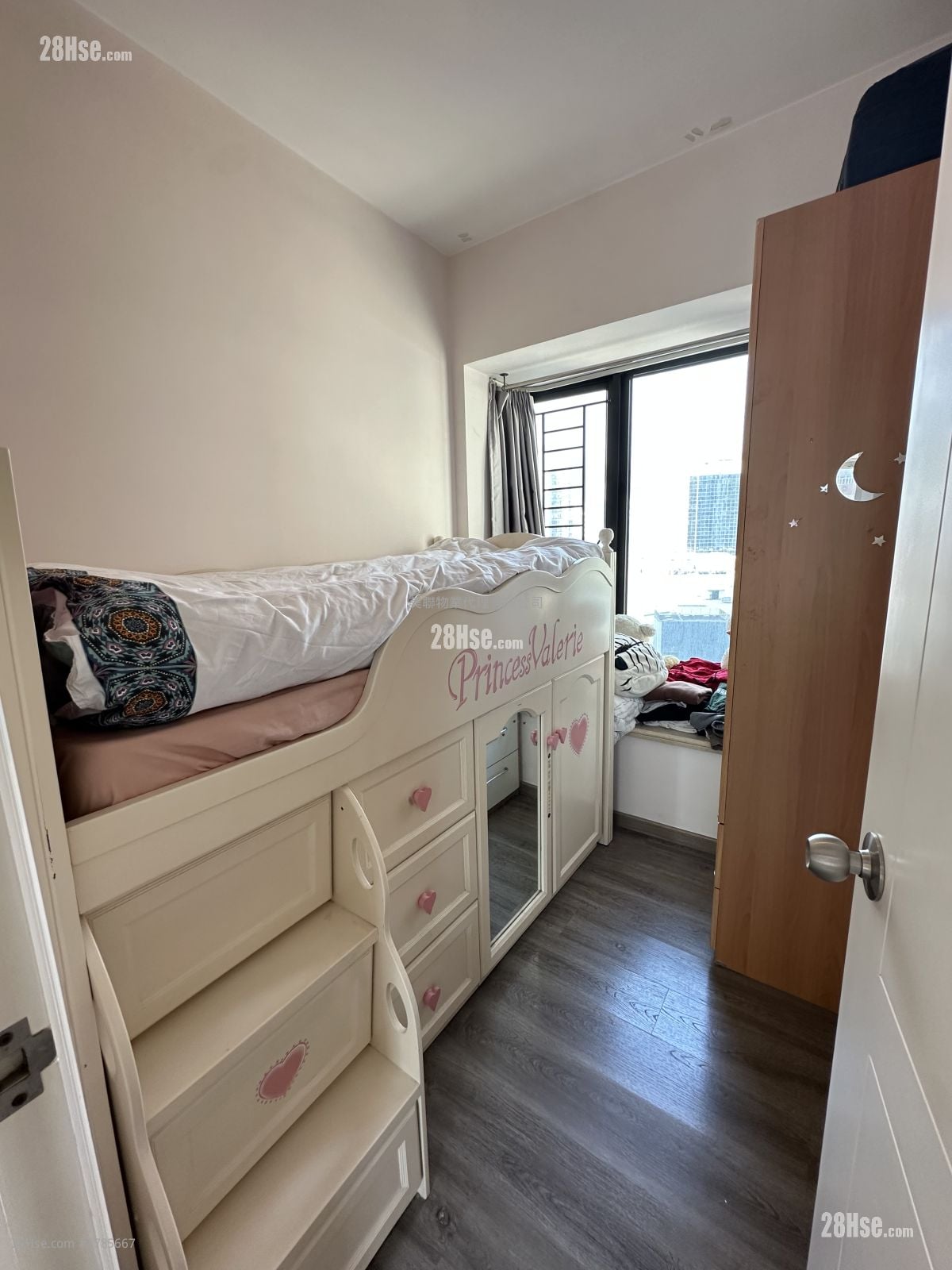 Chelsea Court Sell 4 Bedrooms 722 ft²