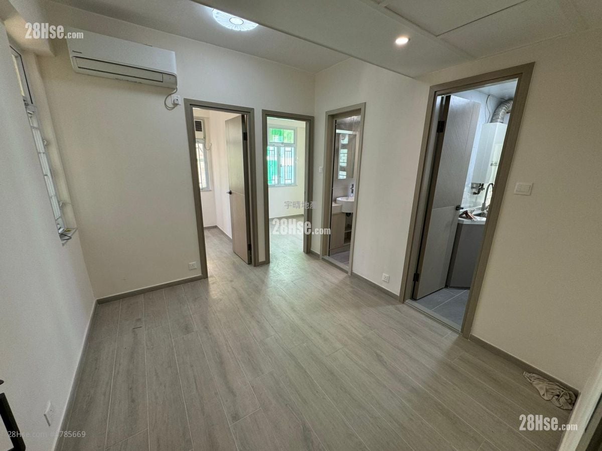 Wai Pont House Sell 2 Bedrooms , 1 Bathroom 292 ft²