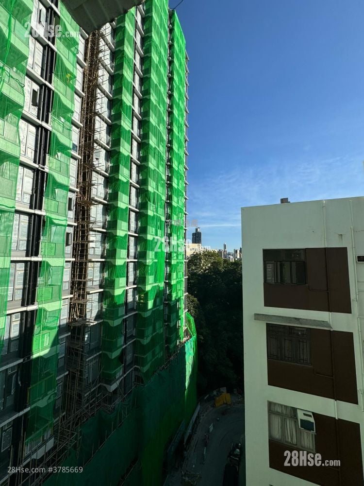 Wai Pont House Sell 2 Bedrooms , 1 Bathroom 292 ft²