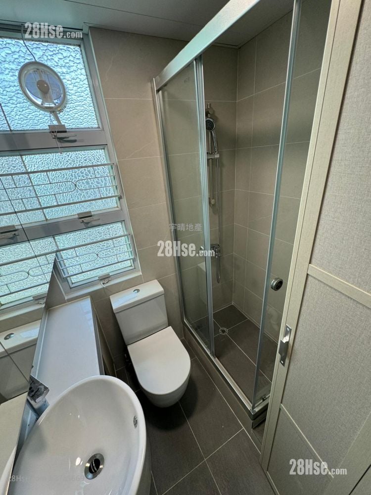 Wai Pont House Sell 2 Bedrooms , 1 Bathroom 292 ft²