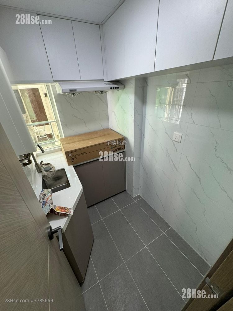 Wai Pont House Sell 2 Bedrooms , 1 Bathroom 292 ft²