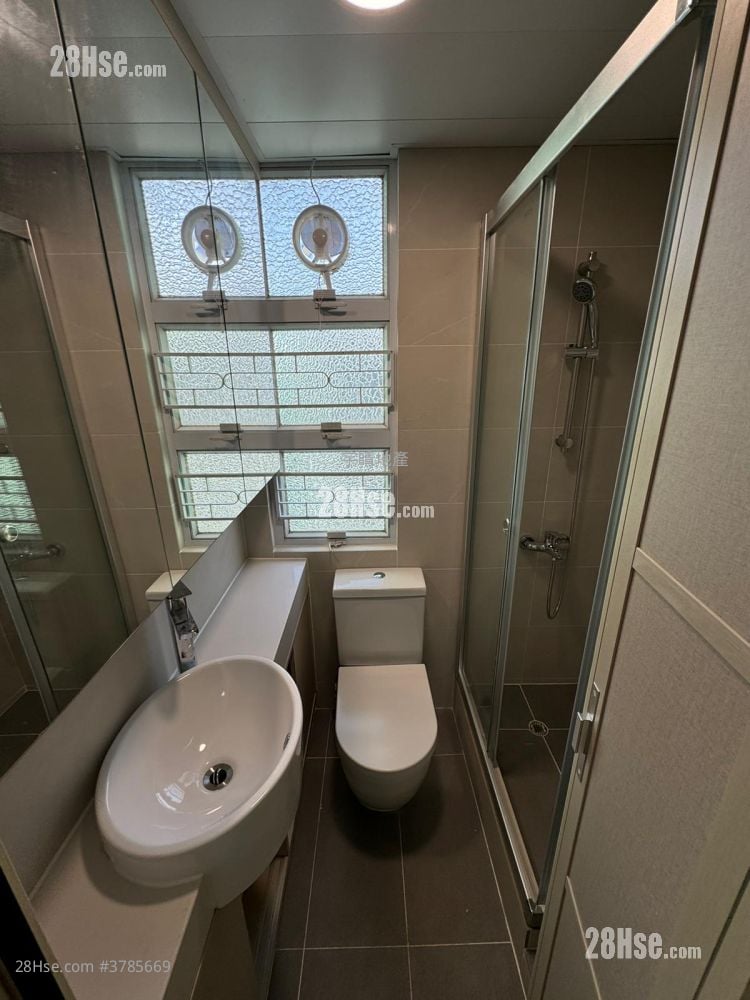 Wai Pont House Sell 2 Bedrooms , 1 Bathroom 292 ft²