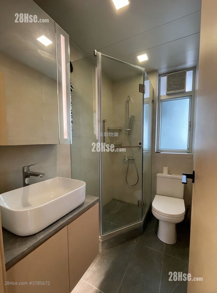 Greenfield Court Sell 3 Bedrooms , 2 Bathrooms 633 ft²