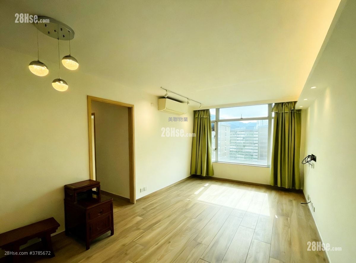 Greenfield Court Sell 3 Bedrooms , 2 Bathrooms 633 ft²