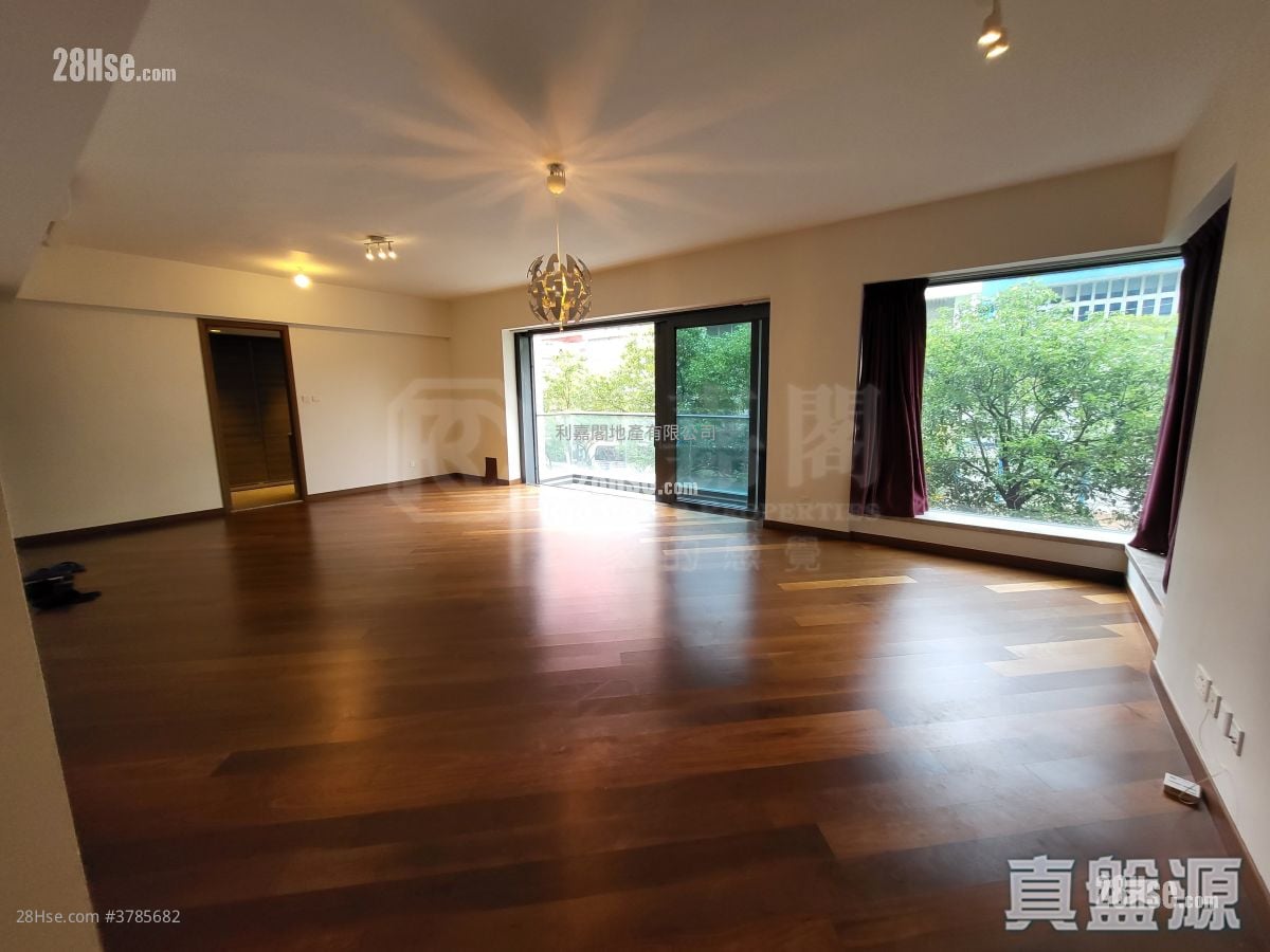 Parc Inverness Rental 1,514 ft²