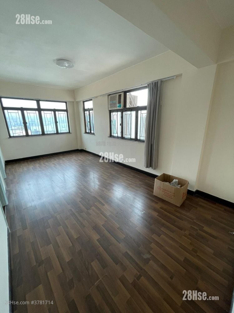 Woodview Court Rental 2 Bedrooms , 1 Bathroom 555 ft²