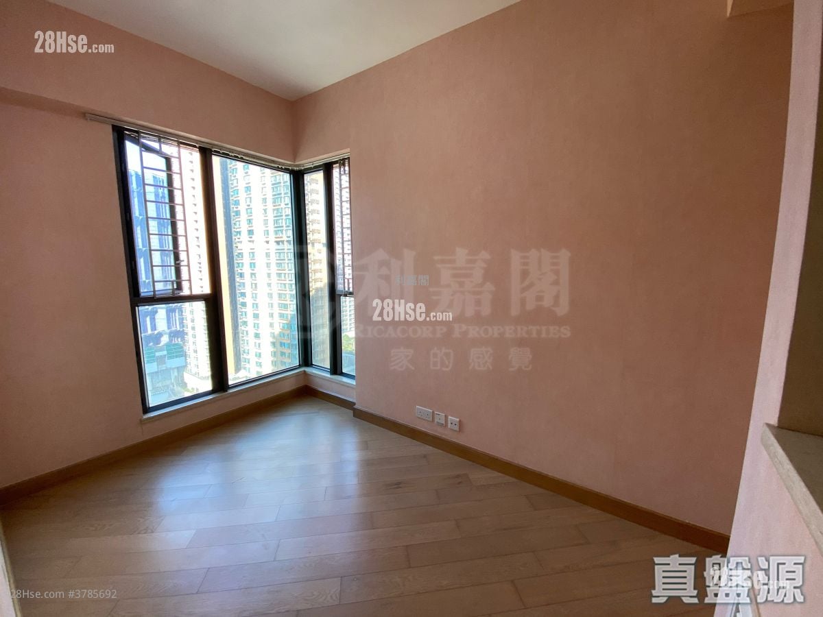 Yoho Midtown Sell 2 Bedrooms , 1 Bathroom 475 ft²