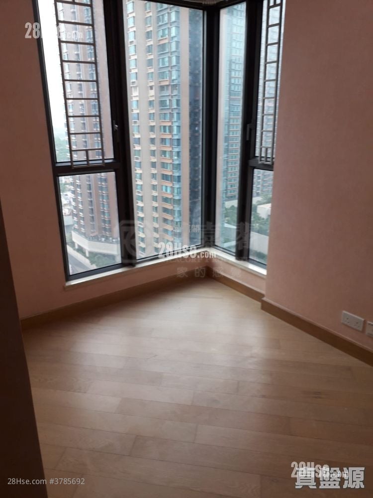 Yoho Midtown Sell 2 Bedrooms , 1 Bathroom 475 ft²