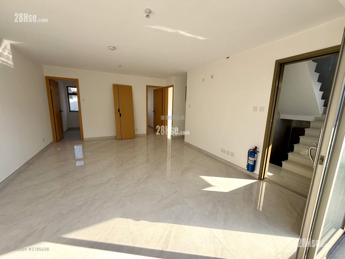 Village Rental 3 Bedrooms , 1 Bathroom 700 ft²