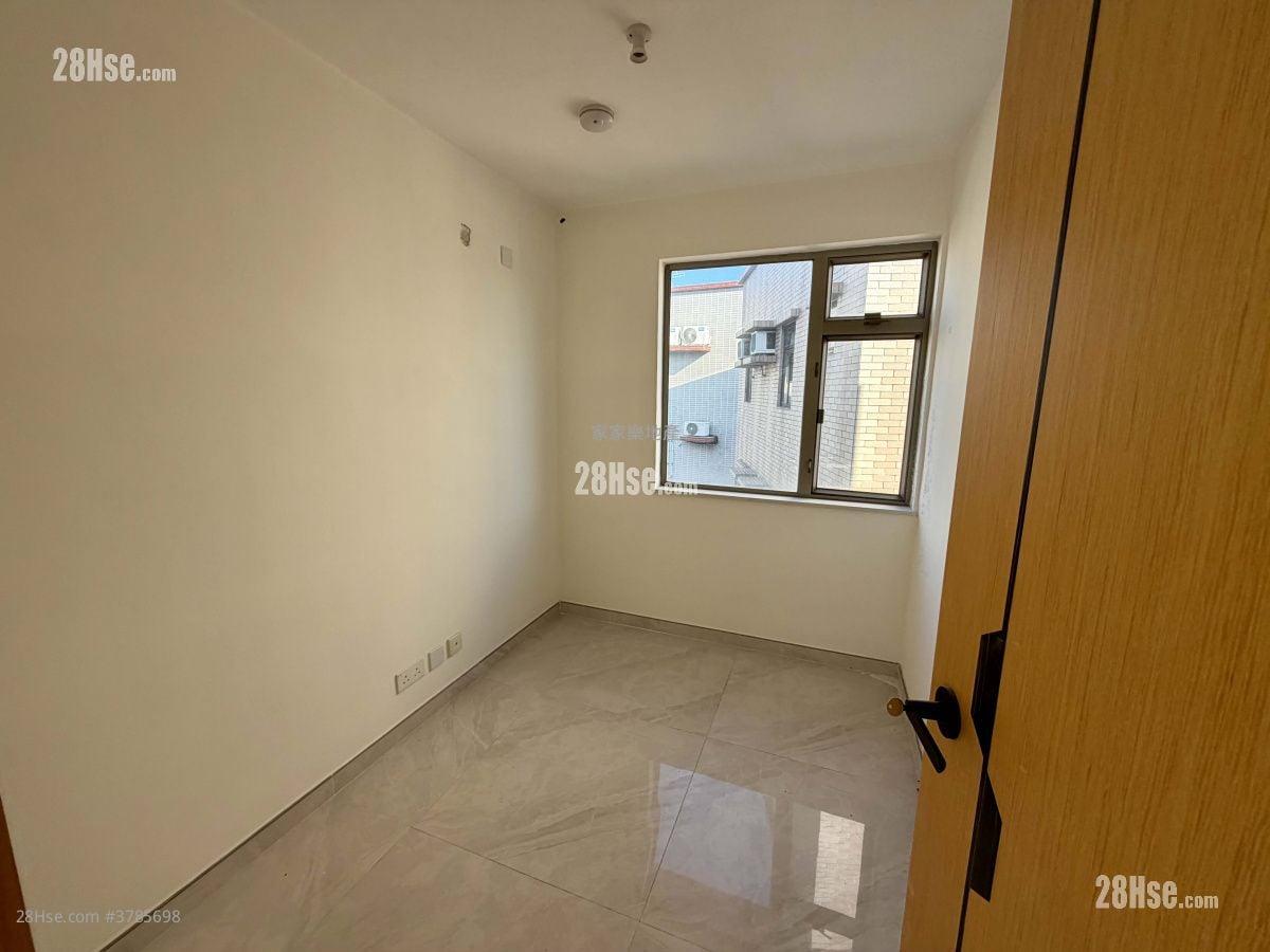 Village Rental 3 Bedrooms , 1 Bathroom 700 ft²