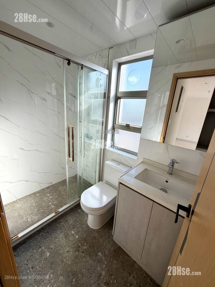 Village Rental 3 Bedrooms , 1 Bathroom 700 ft²