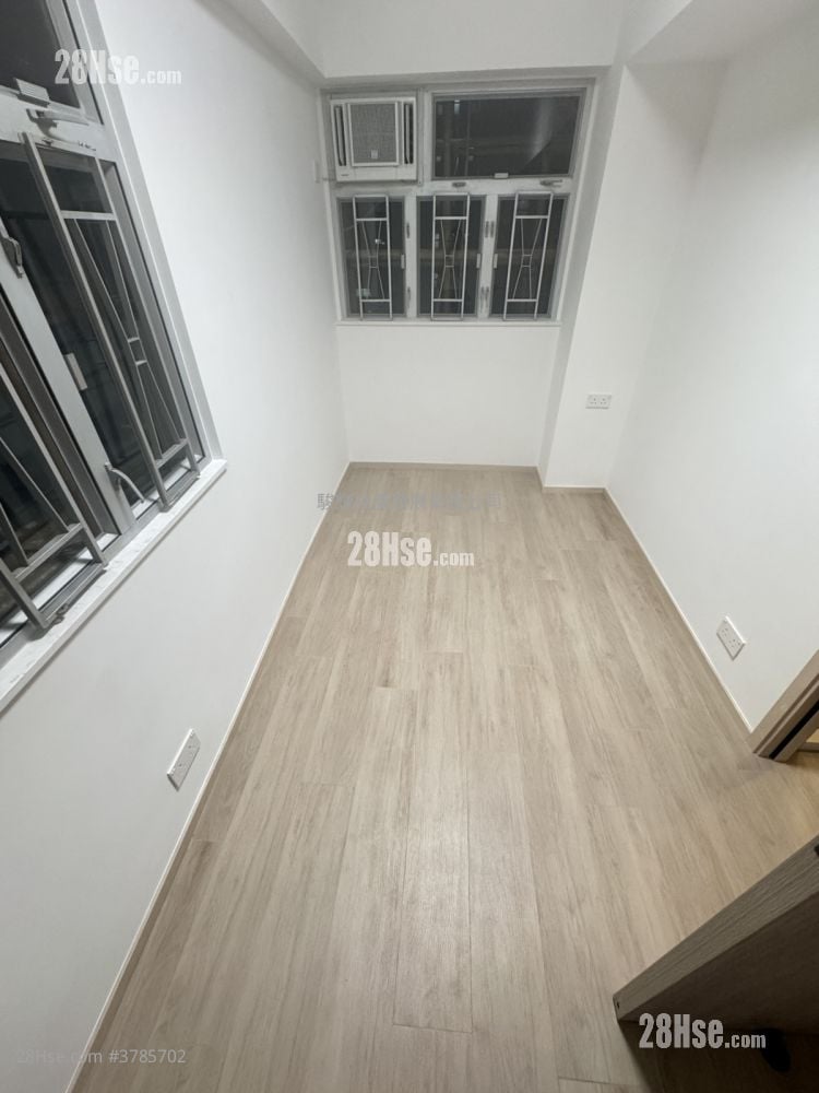 Wai On Building Sell 1 Bedroom , 1 Bathroom 374 ft²