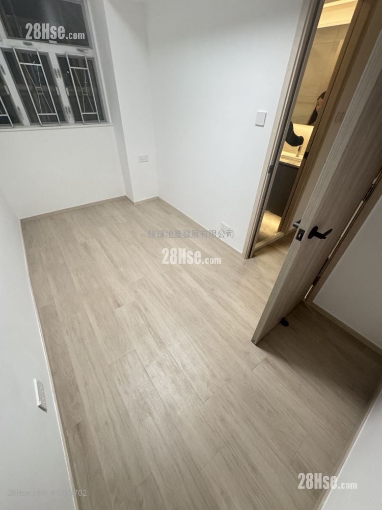 Wai On Building Sell 1 Bedroom , 1 Bathroom 374 ft²