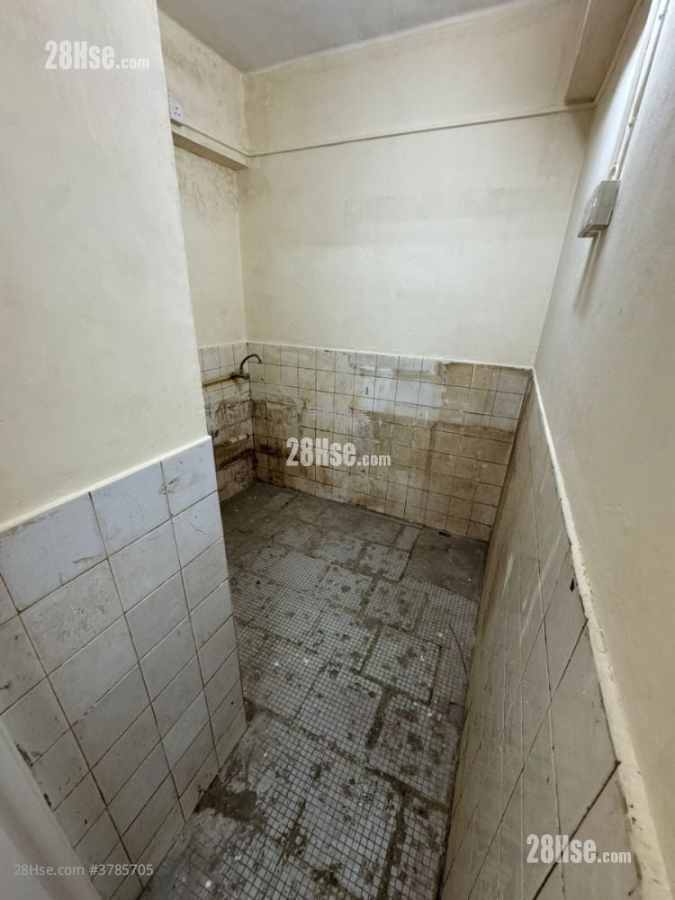 Tse Wan Mansion Sell 2 Bedrooms , 1 Bathroom 374 ft²