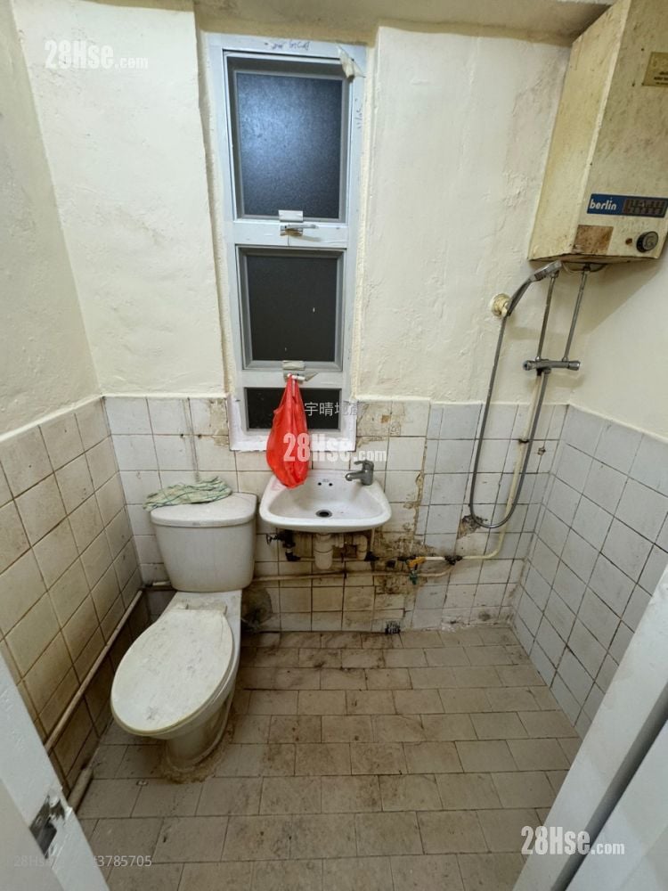 Tse Wan Mansion Sell 2 Bedrooms , 1 Bathroom 374 ft²