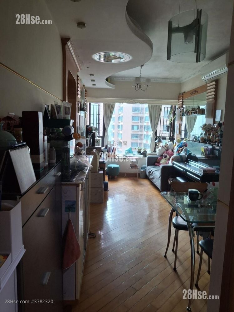 Castello Sell 2 Bedrooms , 1 Bathroom 547 ft²