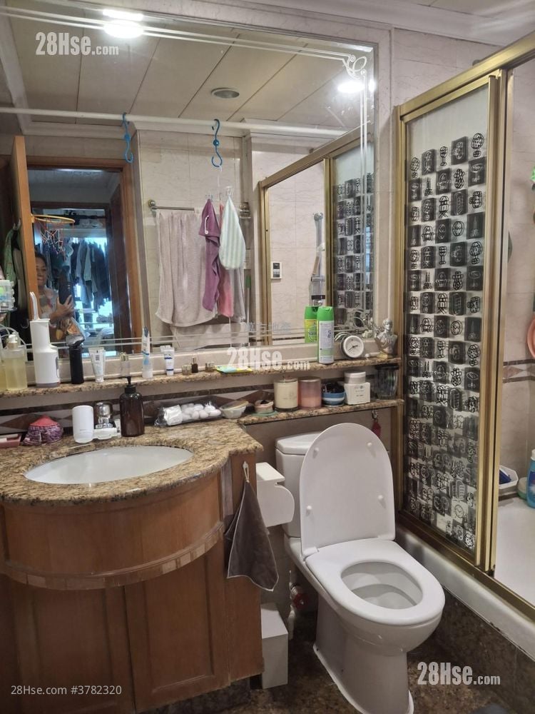 Castello Sell 2 Bedrooms , 1 Bathroom 547 ft²