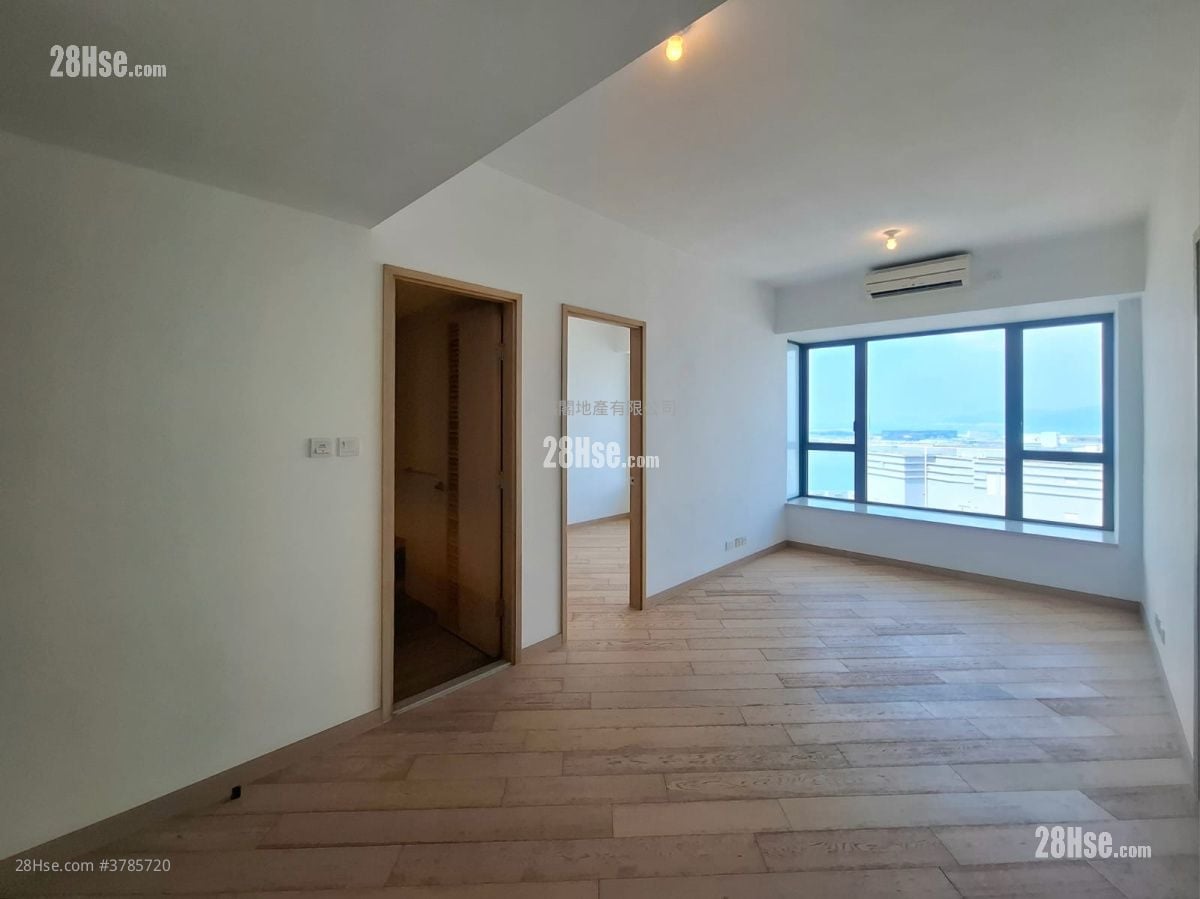 The Visionary Sell 434 ft²