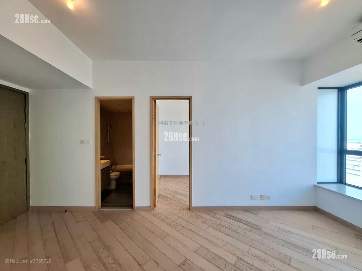 The Visionary Sell 434 ft²