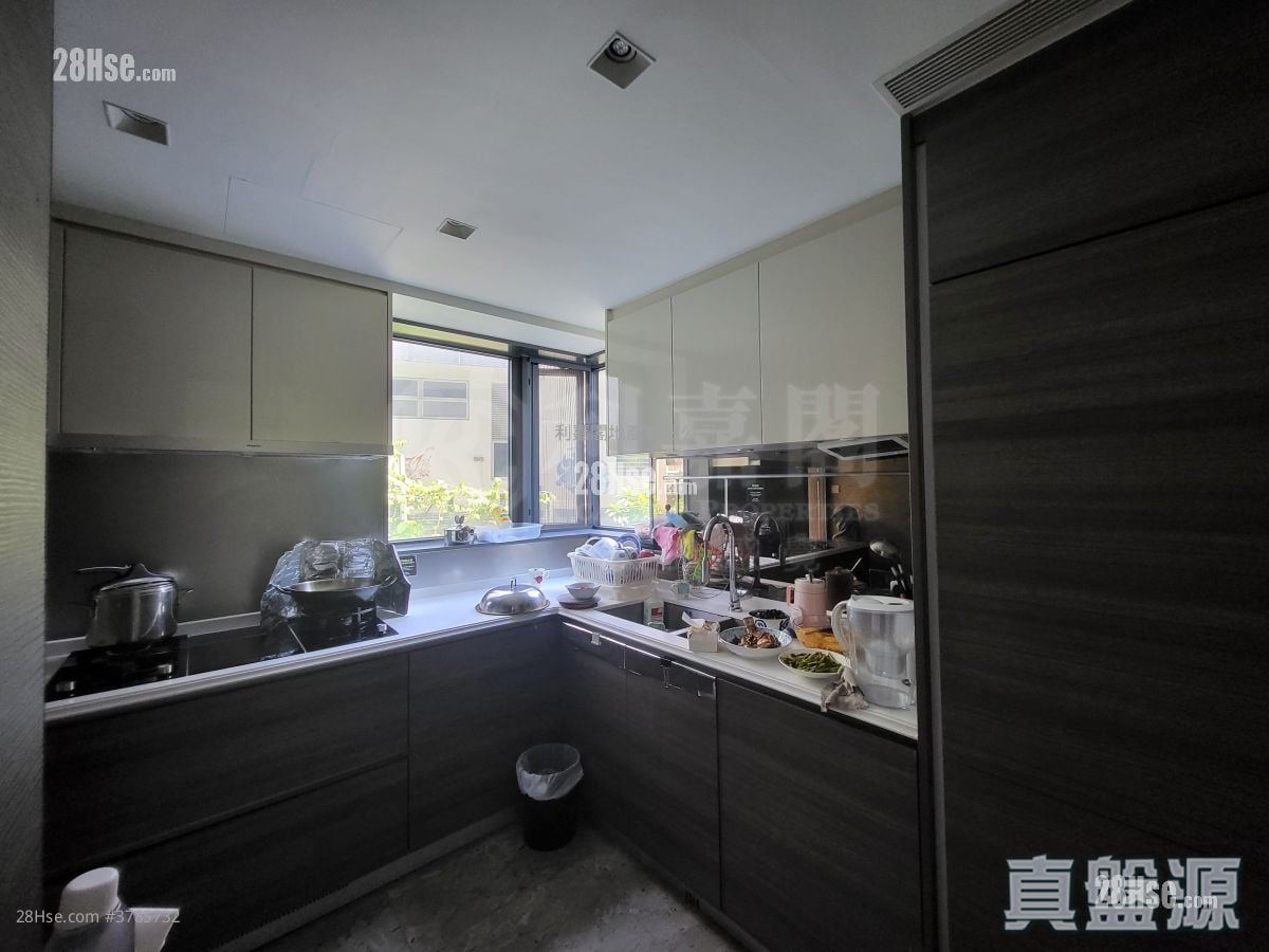 Parc Inverness Sell 3 Bedrooms 1,514 ft²