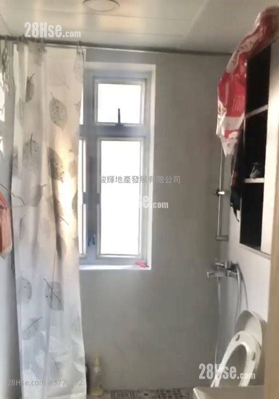 亚皆老街72,74,76及78号及洗衣街90,92号 售盘 2 房 , 1 浴室 556 平方尺