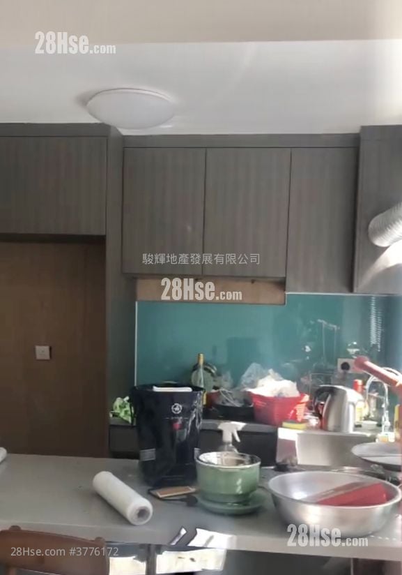 亚皆老街72,74,76及78号及洗衣街90,92号 售盘 2 房 , 1 浴室 556 平方尺