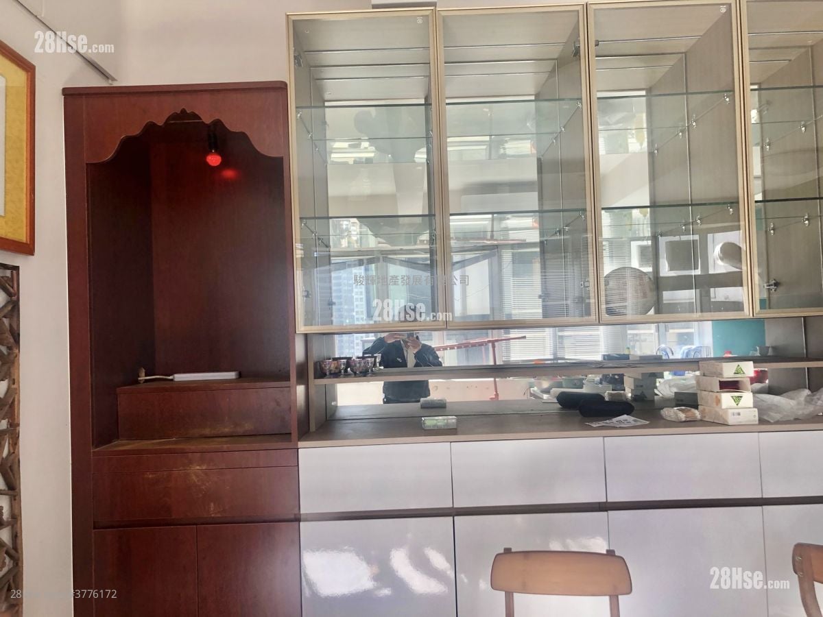 亚皆老街72,74,76及78号及洗衣街90,92号 售盘 2 房 , 1 浴室 556 平方尺