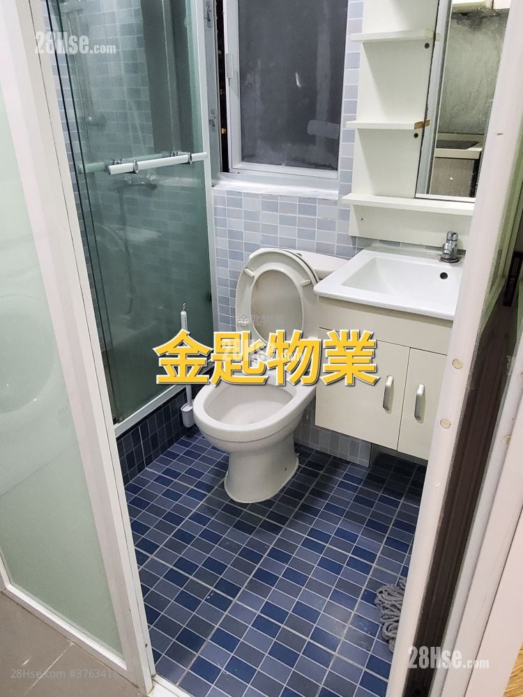 Pat Chun Mansion Sell 2 Bedrooms , 1 Bathroom 246 ft²