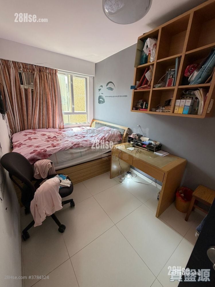 Hong Sing Garden Sell 2 Bedrooms , 1 Bathroom 494 ft²
