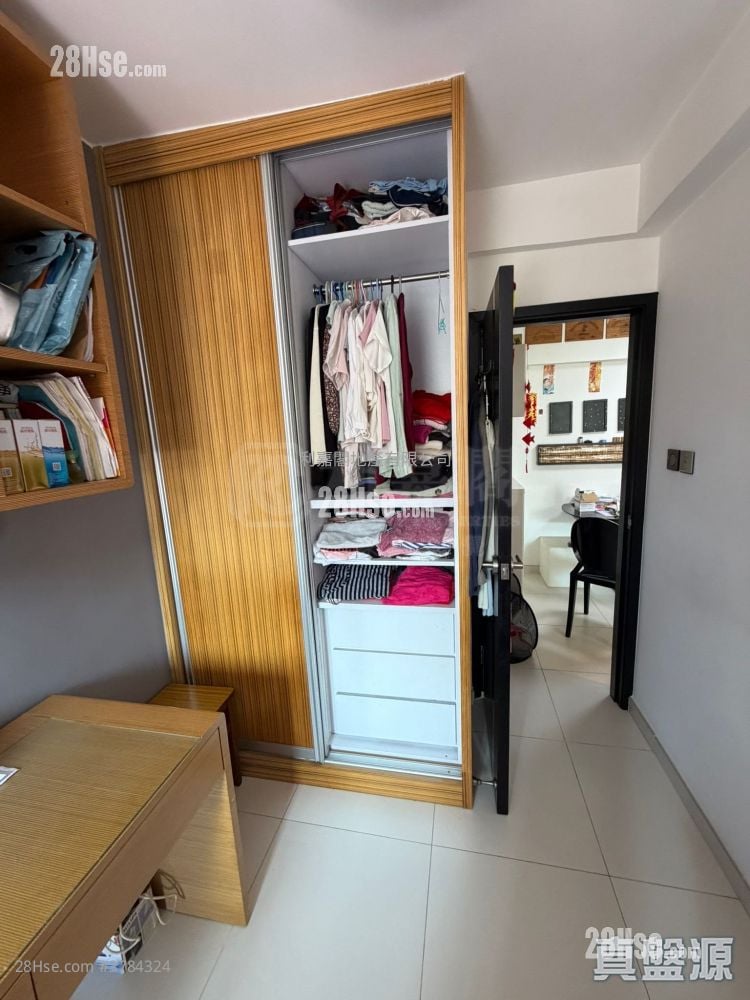 Hong Sing Garden Sell 2 Bedrooms , 1 Bathroom 494 ft²