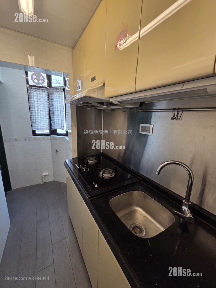 Strong Good Building Rental 1 Bedroom , 1 Bathroom 268 ft²