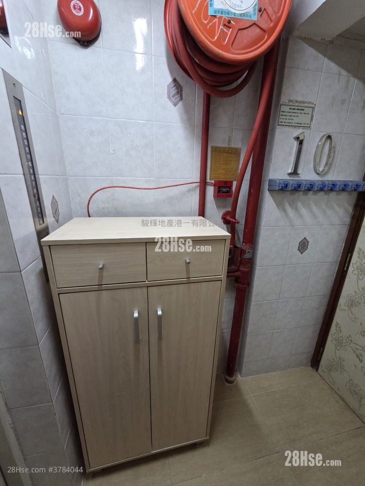 Strong Good Building Rental 1 Bedroom , 1 Bathroom 268 ft²